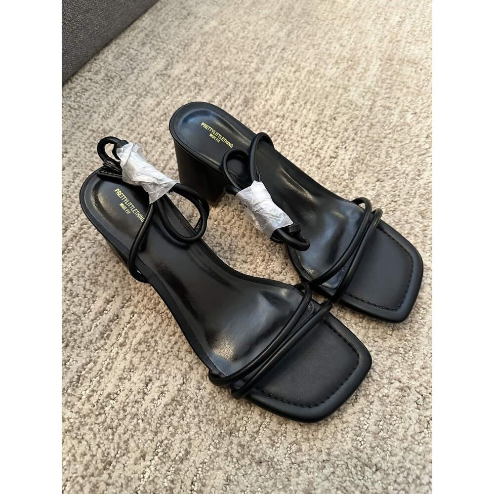 NWT PrettyLittleThing Black Wide Fit Square Toe Padded Low Block Heel US 7/UK 5